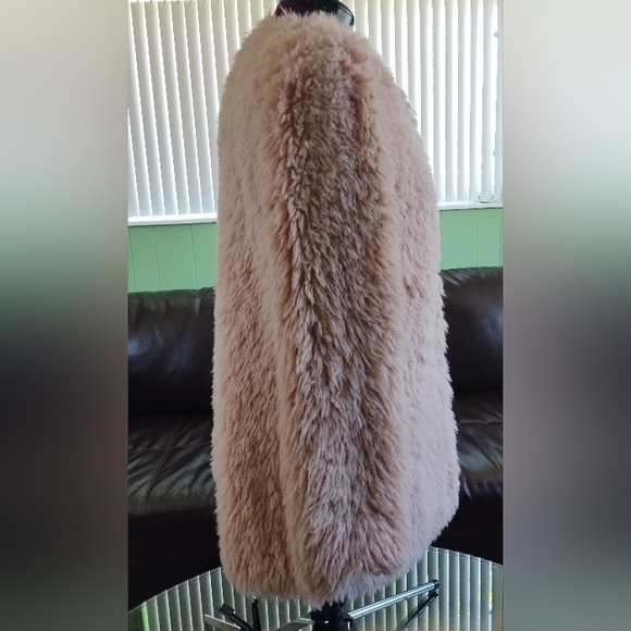 GB furry coat - Picture 3 of 10